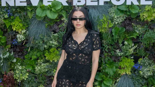 74379847007 gty 2161608393