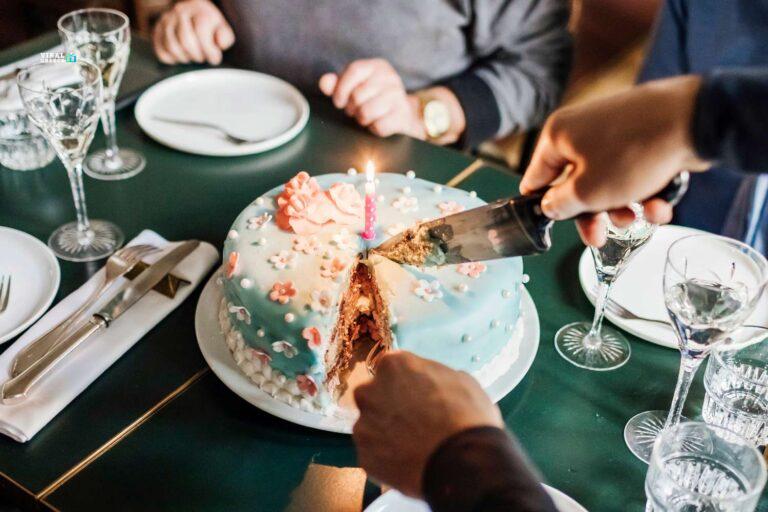 how-to-have-your-birthday-at-a-restaurant-ft-mag0723-4bf1a09685134f389dfb48ea4a3ad400-YKbre4jQBai8r7qg