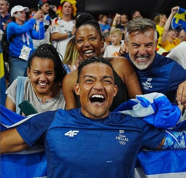 karalis-oikogeneia-AzG73jWpNBS1xW8B