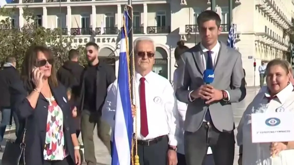 Ο 80χρονος μαθητής που έγινε σημαιοφόρος στην Αθήνα panagiotaropoulos.jpg AVLppM0M6rFjwpJ3