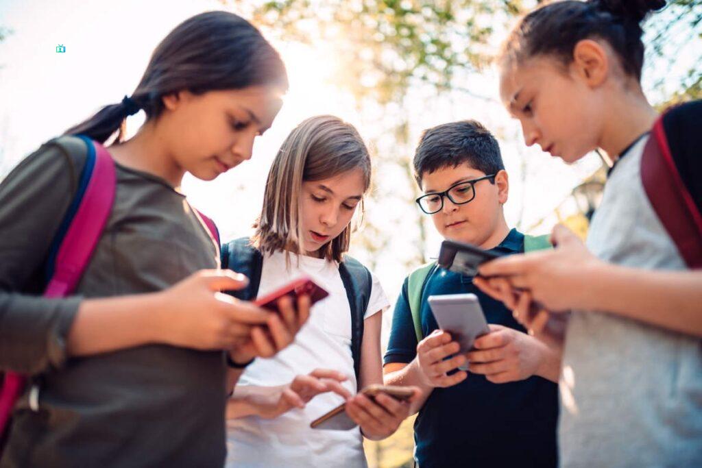 should kids have cellphones at school A1aJ8ZeKlxSWPprL Viral Greece