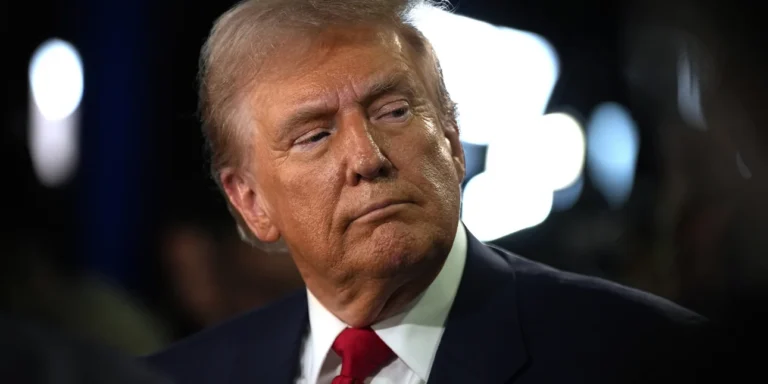 trump-debate-yfos.jpg-Aq2vyNjWR0sOGJQ7