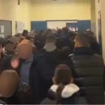 Λάρισα: Μαθητές προσπάθησαν να δείρουν συμμαθητή τους μετά από πληροφορία πως παρενόχλησε κοπέλα Λάρισα: Μαθητές προσπάθησαν να δείρουν συμμαθητή τους μετά από πληροφορία πως παρενόχλησε κοπέλα