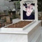 Σάλος στα social media: Η Ειρήνη Μουρτζούκου δημοσίευσε φωτογραφία της σε τάφο Σάλος στα social media: Η Ειρήνη Μουρτζούκου δημοσίευσε φωτογραφία της σε τάφο