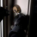 Διάρρηξη στον Γέρακα: Λεία 270.000 ευρώ από κρύπτη σε σκαλοπάτι