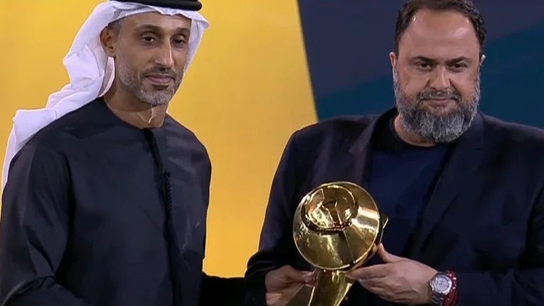 Ο Ολυμπιακός στα βραβεία Globe Soccer στο Ντουμπάι κέρδισε το βραβείο «Ομάδα αποκάλυψη για το 2024» μαρινακης ντουμπαι