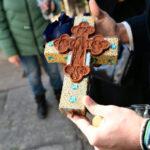 Χάθηκε ο Σταυρός στη Δεξαμενή Αθηνών – Δείτε πώς τον βρήκαν Χάθηκε ο Σταυρός στη Δεξαμενή Αθηνών – Δείτε πώς τον βρήκαν