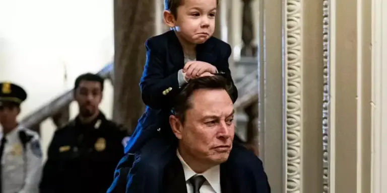 Ο Little X, γιος του Έλον Μασκ, μαγνήτισε τα βλέμματα στην εκδήλωση του Τραμπ