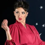 Σοφία Ρομπόλη: Η διερμηνέας της νοηματικής που έγινε viral στην αλλαγή χρόνου στο Σύνταγμα Σοφία Ρομπόλη: Η διερμηνέας της νοηματικής που έγινε viral στην αλλαγή χρόνου στο Σύνταγμα