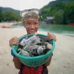 Ταϊλάνδη: Πουκέτ ... ο παράδεισος των σκουπιδιών ( VIDEO ) Ταϊλάνδη: Πουκέτ … ο παράδεισος των σκουπιδιών ( VIDEO )