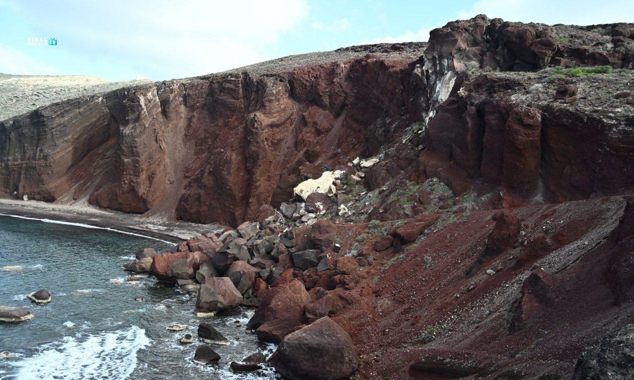 01482467-kokkini-paralia-santorini