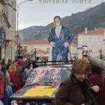 Χαμός με το Άρμα Άδωνις Γεωργιάδης στο καρναβάλι της Κύμης ( VIDEO ) Χαμός με το Άρμα Άδωνις Γεωργιάδης στο καρναβάλι της Κύμης ( VIDEO )