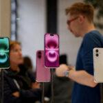 Apple: Mετέφερε αεροπορικώς 600 τόνους iPhone από την Ινδία για να παρακάμψει τους δασμούς Apple: Mετέφερε αεροπορικώς 600 τόνους iPhone από την Ινδία για να παρακάμψει τους δασμούς