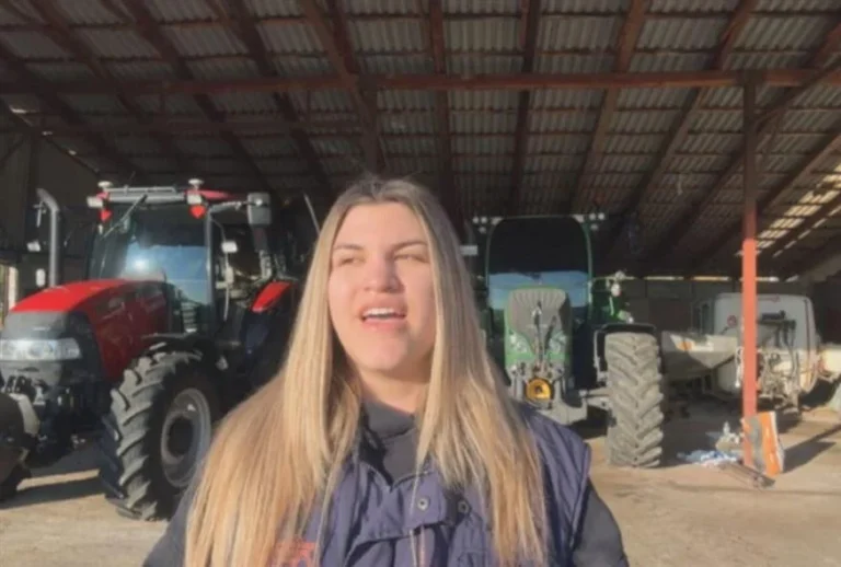 Η 20χρονη αγρότισσα που έγινε viral στο Tiktok με το τρακτέρ της! ( VIDEO ) 379dcea6-cad0-4e80-8d64-28975159832c