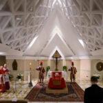 Οι πρώτες εικόνες από τη σορό του Πάπα Φραγκίσκου – Την Κυριακή η κηδεία του στο Βατικανό Οι πρώτες εικόνες από τη σορό του Πάπα Φραγκίσκου – Την Κυριακή η κηδεία του στο Βατικανό