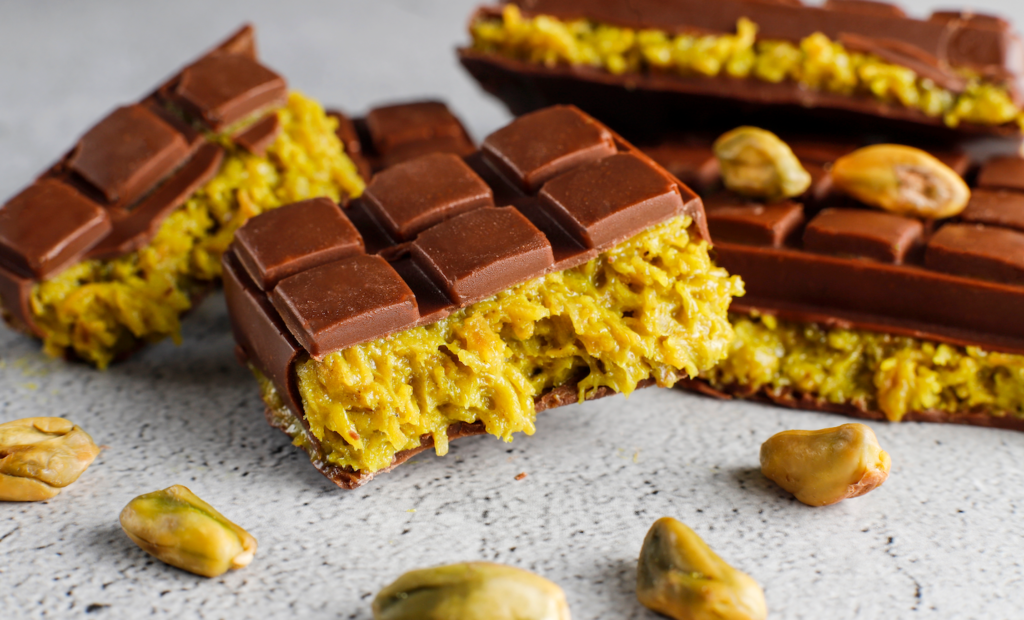 Από μια λιγούρα εγκυμοσύνης σε παγκόσμιο φαινόμενο: Η απίστευτη ιστορία της σοκολάτας του Ντουμπάι