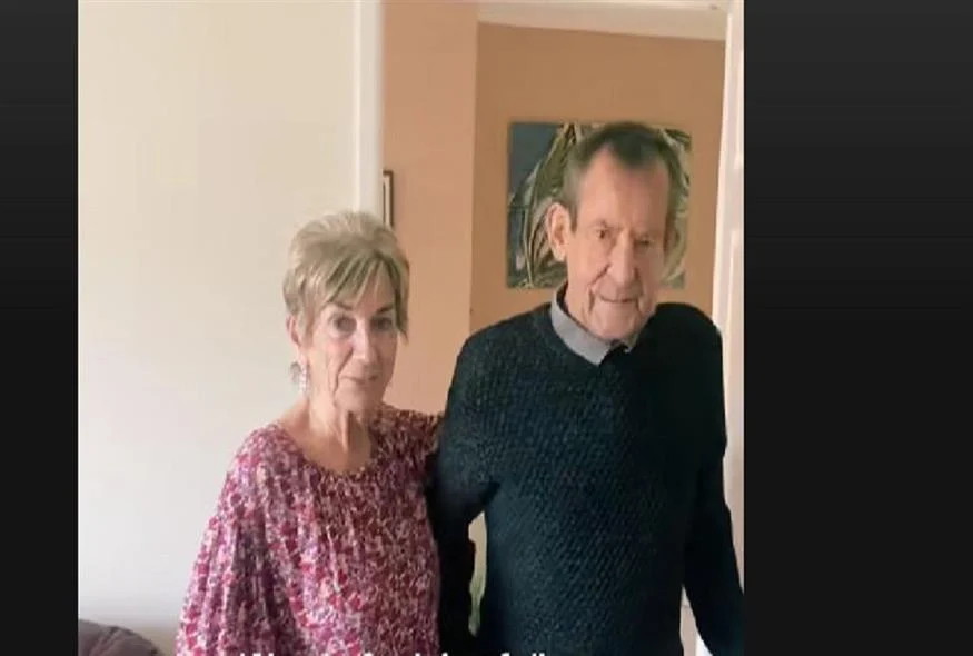 89χρονος προσφέρει λουλούδια στη σύζυγό του κάθε Παρασκευή για 68 χρόνια