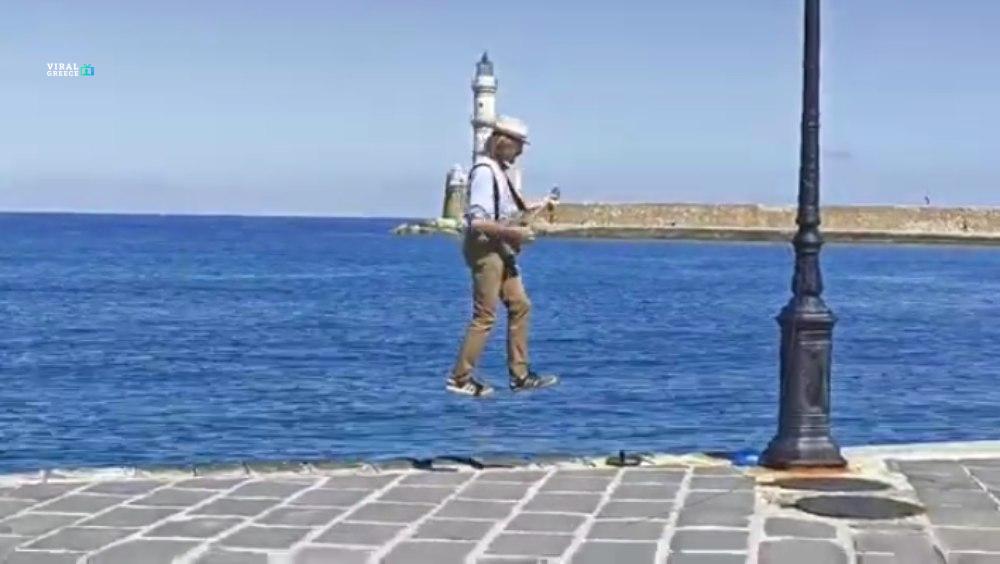 Χαμός στο Ενετικό Λιμάνι – Ο ακροβάτης που έκλεψε την παράσταση! ( VIDEO )