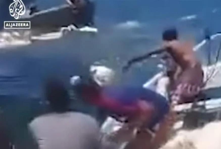 Υεμένη: «Ψάρευαν»… πρόβατα από ναυάγιο ( VIDEO )