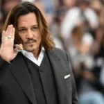 Ο Τζόνι Ντεπ μεταμορφώνεται στο «Day Drinker» – Η πρώτη εικόνα από τα γυρίσματα εντυπωσιάζει