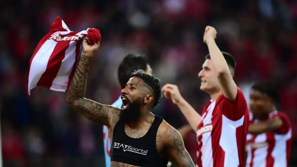 Ο Ροντινέι “μιλά ελληνικά” για τα 100 χρόνια Ολυμπιακός – Νέο promo με τη συλλεκτική φανέλα ( VIDEO )