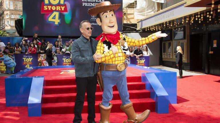 O Τομ Χανκς επιστρέφει ως «Γούντι» για το «Toy Story 5» toy-story_tom-hanks_2304_1920-1080_new