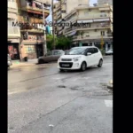 Θεσσαλονίκη: «Απίστευτο» παρκάρισμα στη μέση του δρόμου ( VIDEO )