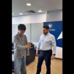 Ο Κινέζος TikToker που μιλά άπταιστα ελληνικά συναντήθηκε με τον Νίκο Χαρδαλιά ( VIDEO )