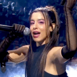 «Βάλε ωτοασπίδες για τις βόμβες»: Η αιχμηρή απάντηση της Σάττι σε Ισραηλινό δημοσιογράφο( VIDEO )