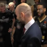 «Μπουγέλωσαν» τον Σπανούλη και του... κατέστρεψαν τα Dior παπούτσια ( VIDEO ) «Μπουγέλωσαν» τον Σπανούλη και του… κατέστρεψαν τα Dior παπούτσια ( VIDEO )