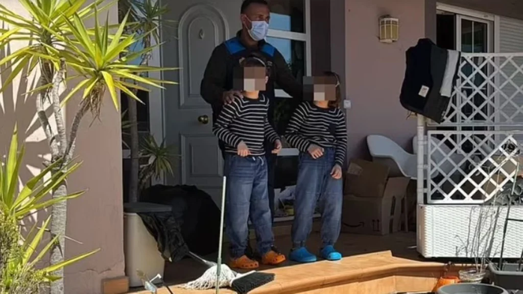 «Σπίτι του τρόμου» στην Ισπανία: Τρία παιδιά βγήκαν στο φως μετά από τέσσερα χρόνια εγκλεισμού