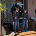 «Σπίτι του τρόμου» στην Ισπανία: Τρία παιδιά βγήκαν στο φως μετά από τέσσερα χρόνια εγκλεισμού «Σπίτι του τρόμου» στην Ισπανία: Τρία παιδιά βγήκαν στο φως μετά από τέσσερα χρόνια εγκλεισμού