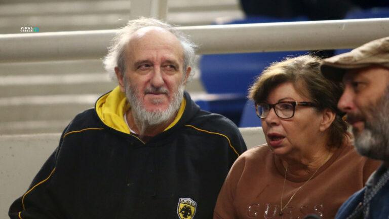 Το «τελευταίο αντίο» στον Δημήτρη Χατζηχρήστο δίπλα στο γήπεδο της ΑΕΚ Chatzixristos