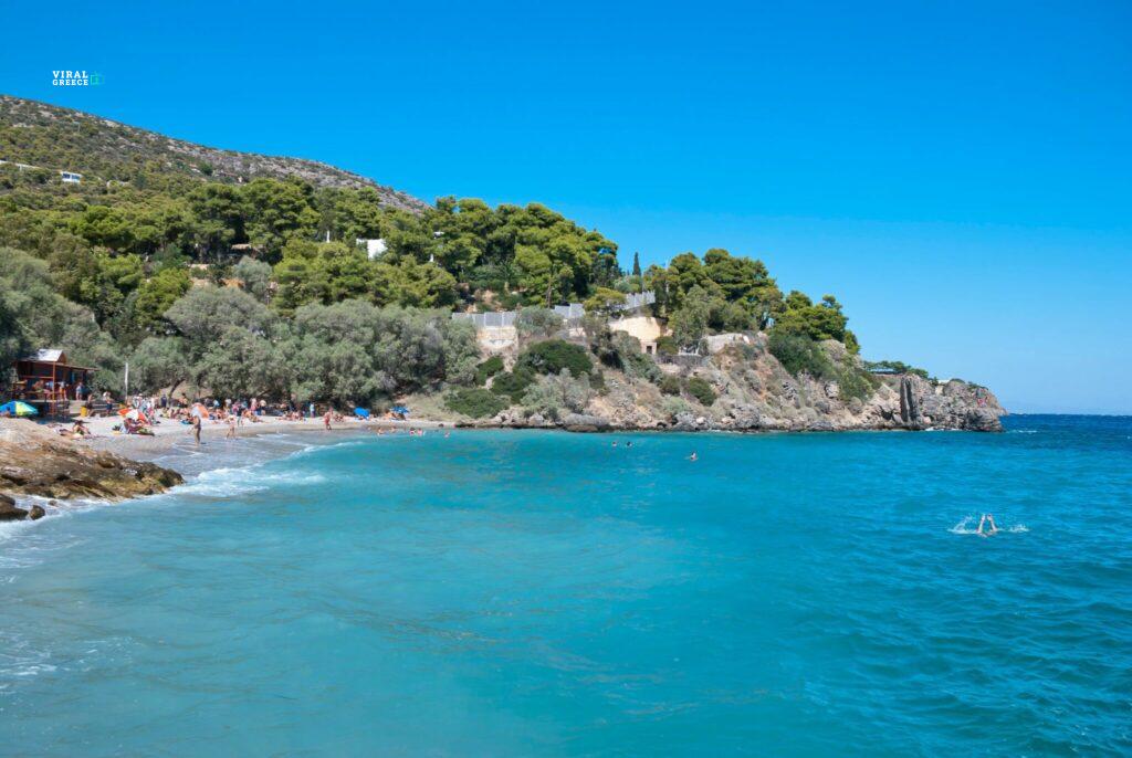 Οι πέντε πιο ακατάλληλες παραλίες της Αττικής για το 2025