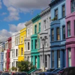 Το Notting Hill… σκοτεινιάζει για να αποφύγει τους τουρίστες του Instagram ( VIDEO )