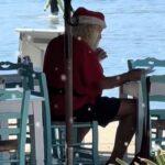 Ο Άγιος Βασίλης… πάει διακοπές: Η αναπάντεχη φιγούρα που μαγνητίζει βλέμματα στη Νάξο ( VIDEO ) Ο Άγιος Βασίλης… πάει διακοπές: Η αναπάντεχη φιγούρα που μαγνητίζει βλέμματα στη Νάξο ( VIDEO )