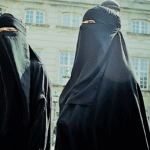 Δανία: Νέα απαγόρευση σε μπούργκα και νικάμπ στα σχολεία – Αντιδράσεις για τα δικαιώματα των γυναικών