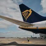 Η Ryanair αυξάνει τα μπόνους για όσους «πιάνουν» επιβάτες με υπερμεγέθεις αποσκευές – Νέο σχέδιο «επιβράβευσης» στο προσωπικό