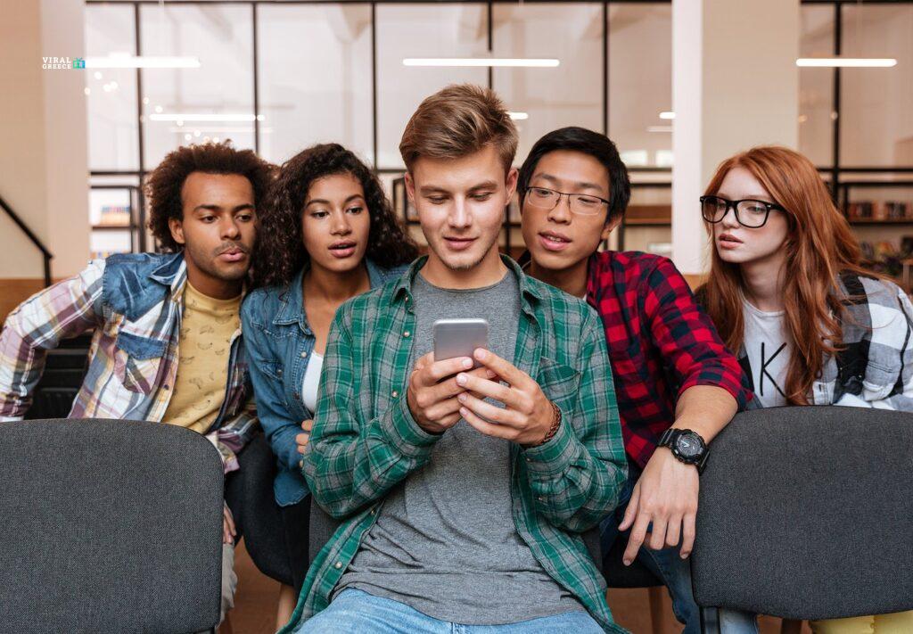 Gen Z προς 35άρηδες: «Είστε… γέροι!» – Τι αποκαλύπτει νέα έρευνα για τις αντιλήψεις γύρω από την ηλικία