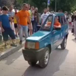 Η πιο στενή Fiat Panda του κόσμου: Πλάτος 50 εκατοστά και έτοιμη για τα Guinness!