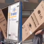Viral ο «Άτλας» των μεταφορών – Κουβαλάει ψυγείο στην πλάτη σαν να είναι… τσάντα ( VIDEO ) Viral ο «Άτλας» των μεταφορών – Κουβαλάει ψυγείο στην πλάτη σαν να είναι… τσάντα ( VIDEO )