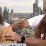 Κρατούν μπέργκερ από το 1995 – Και δεν έχει πάθει τίποτα! Κρατούν μπέργκερ από το 1995 – Και δεν έχει πάθει τίποτα!