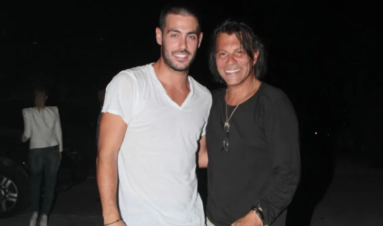 Κώστας Μαρτάκης: «Ο Ψινάκης έσπαγε καθρέπτες στο Κολωνάκι και έλεγε απλά... μπαρντόν!» kostas-martakis-gia-ilia-psinaki