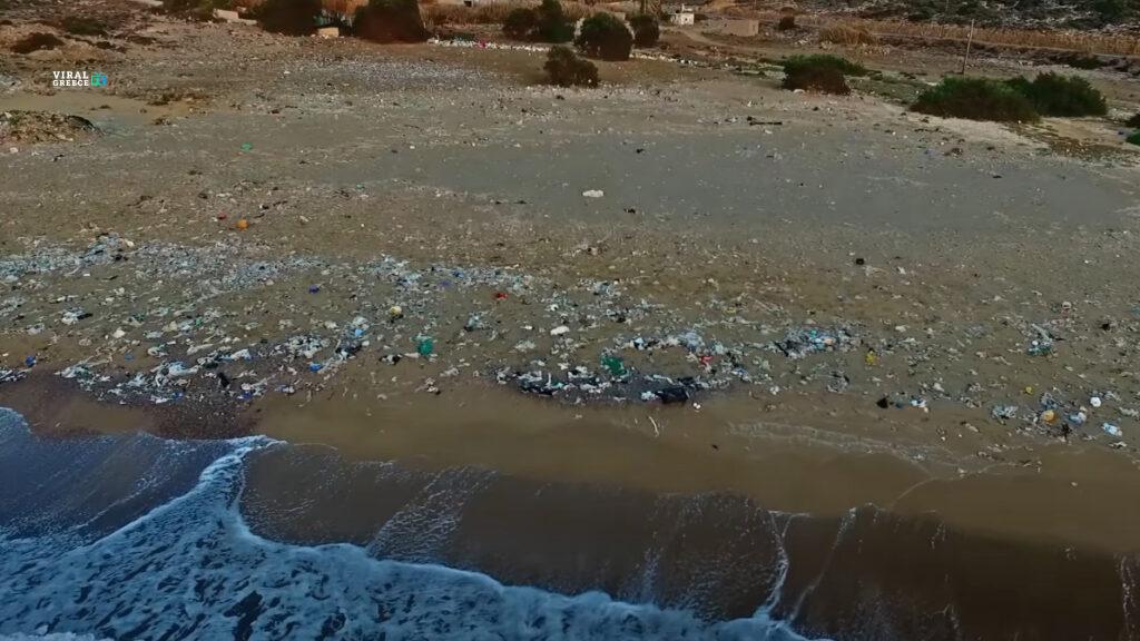 Αυτή είναι η πιο βρώμικη παραλία στην Ελλάδα σύμφωνα με τη WWF