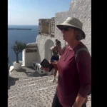 Viral πρόταση γάμου στη Σαντορίνη με… απρόοπτο μπροστά στην κάμερα ( VIDEO ) Viral πρόταση γάμου στη Σαντορίνη με… απρόοπτο μπροστά στην κάμερα ( VIDEO )