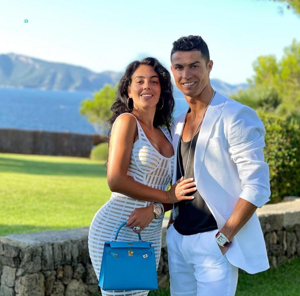 Cristiano Ronaldo georgina cover Viral Greece