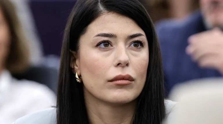 afroditi_latinopoulou_yper_samara