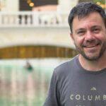 Ο Ευτύχης Μπλέτσας κρεμάστηκε από τον Πύργο CN ένα από τα ψηλότερα κτίρια του κόσμου