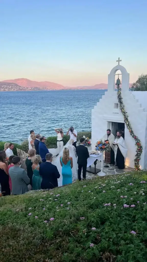 Ο παραμυθένιος γάμος του FY και της Αλεξίας Κεφαλά στη Ριβιέρα της Αθήνας 1 gamos3.jpg