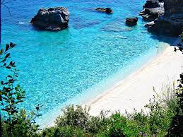 Παραλία του Πηλίου μετατράπηκε σε “ρινγκ” – Άγριος καβγάς με γυμνιστές imaφρρφφges